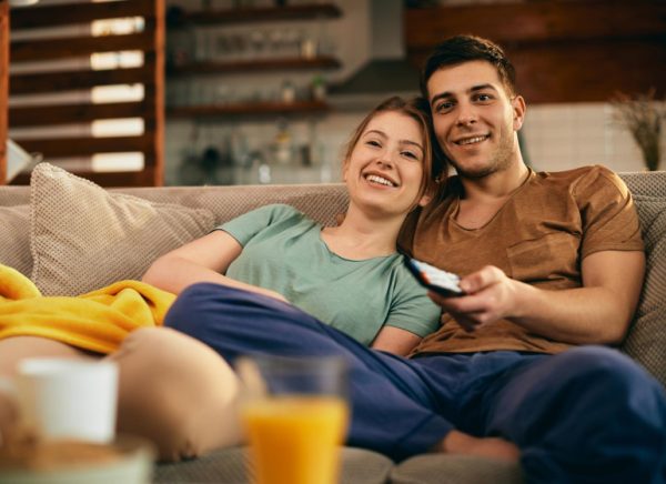 IPTV vs. Cable TV: Which One Should You Choose in 2025?